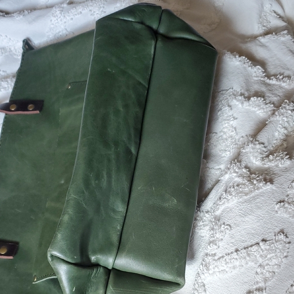 Portland Leather Goods Jade Medium Zipper Tote - Picture 6 of 11